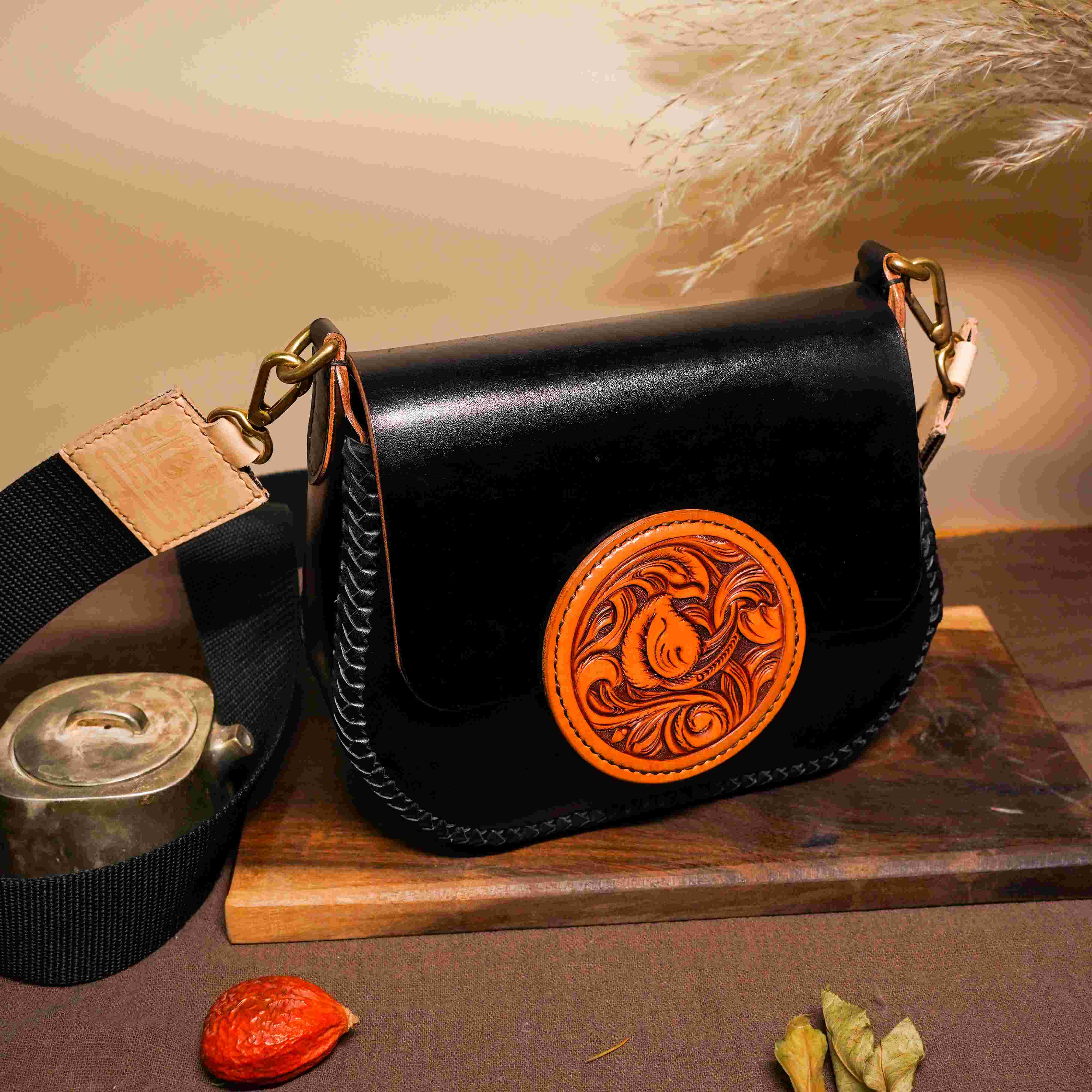 唐草皮雕编织包