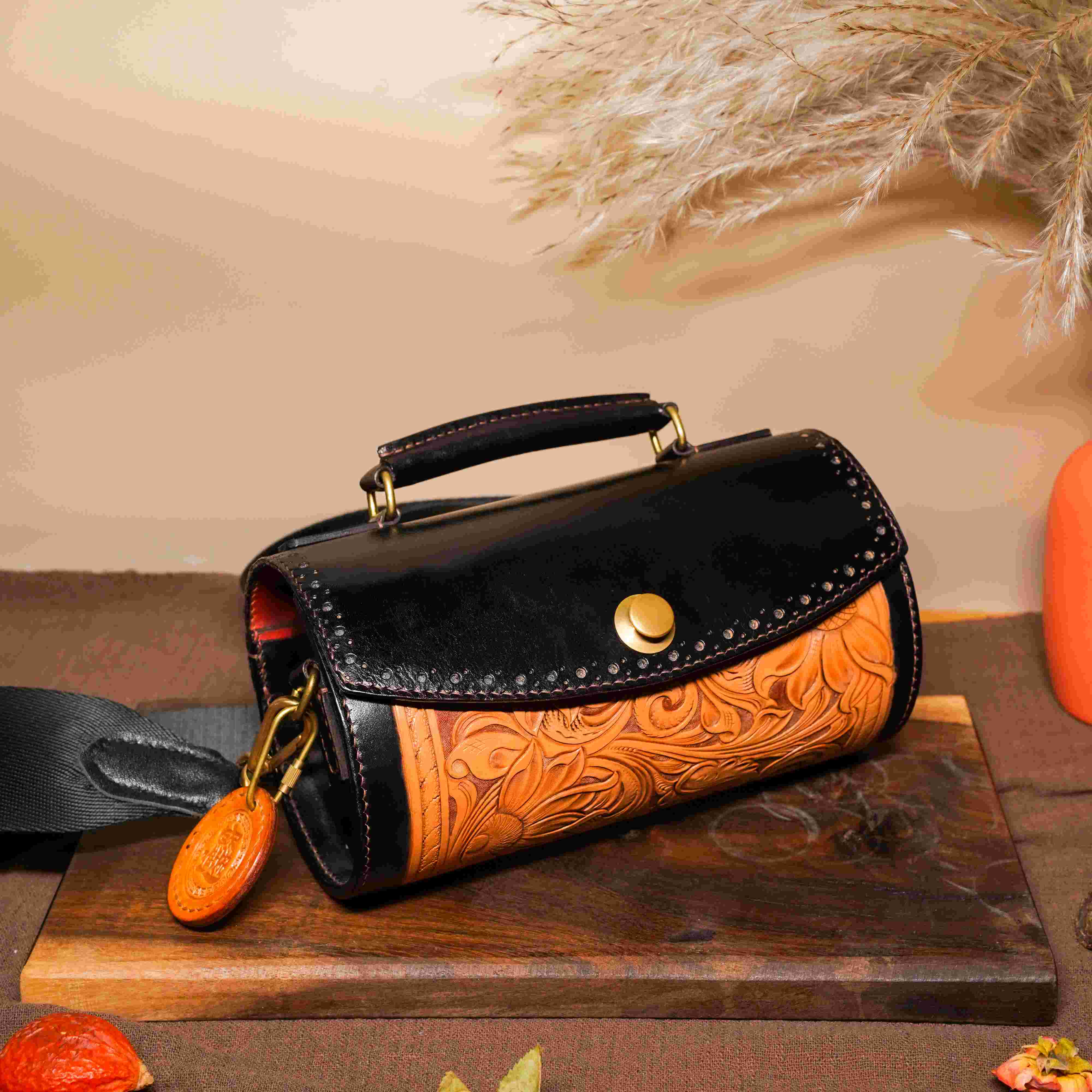 斜跨牛皮圆筒包